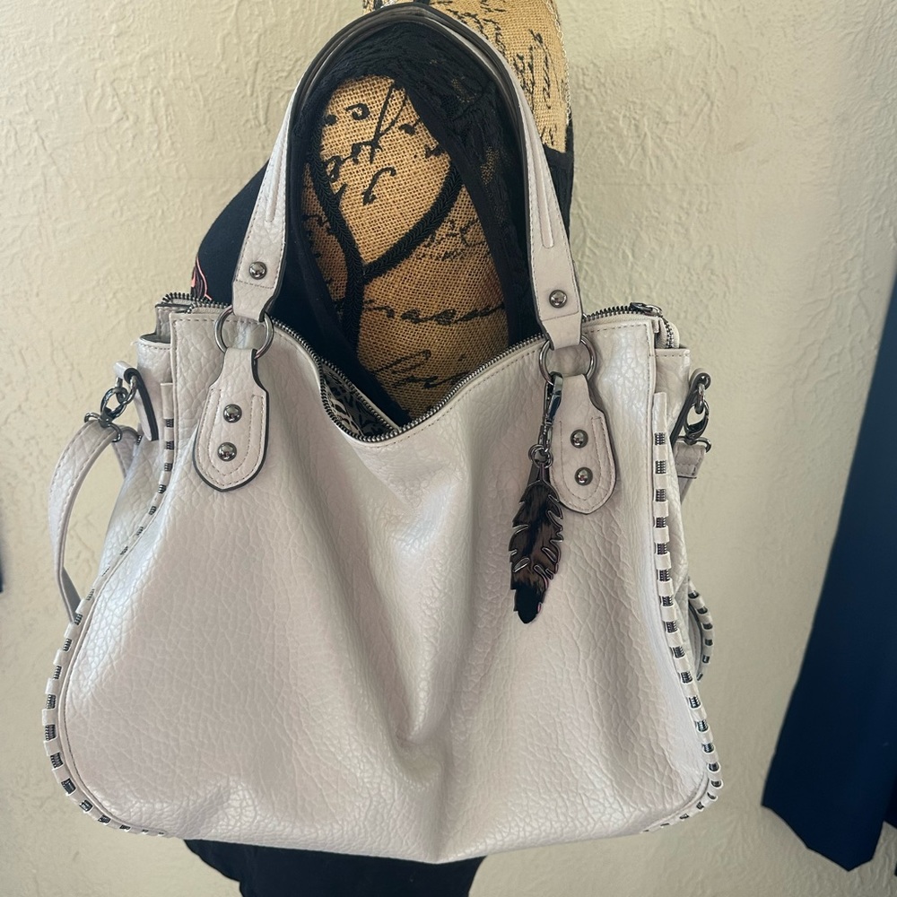 Jessica Simpson large purse/bag